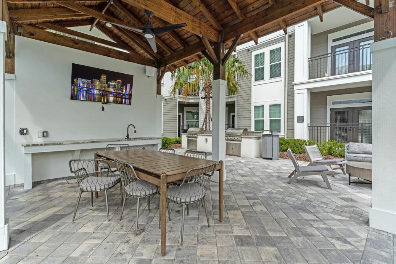 Sunny 2-Bed Oasis Pool And Gym In Apollo Beach Exterior foto