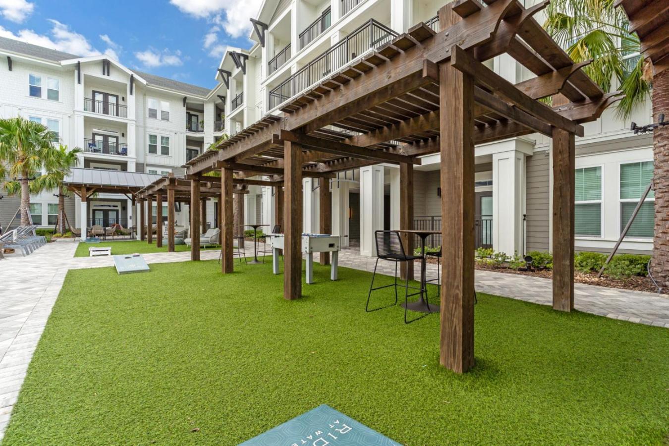 Sunny 2-Bed Oasis Pool And Gym In Apollo Beach Exterior foto