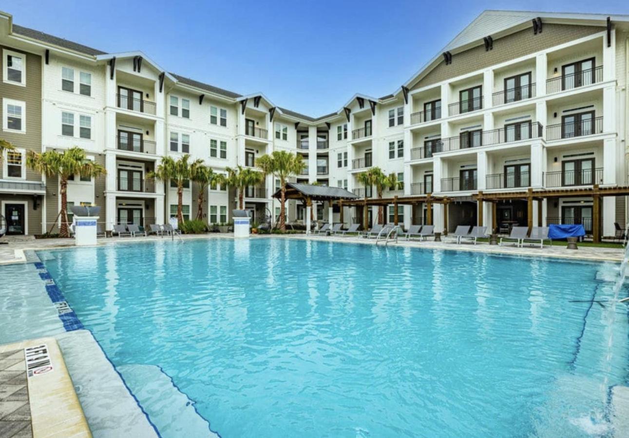 Sunny 2-Bed Oasis Pool And Gym In Apollo Beach Exterior foto