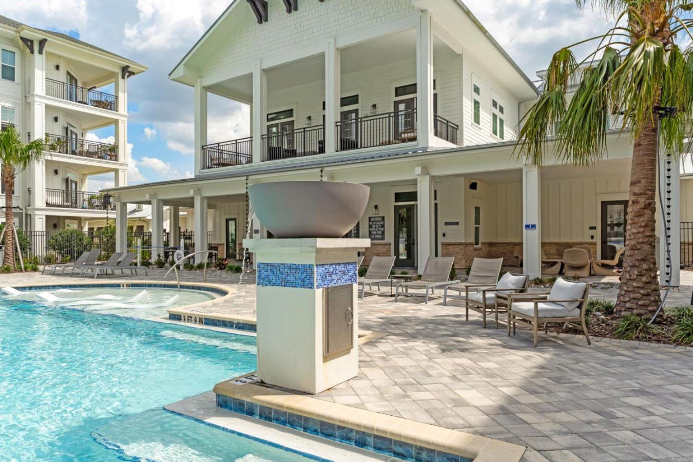 Sunny 2-Bed Oasis Pool And Gym In Apollo Beach Exterior foto