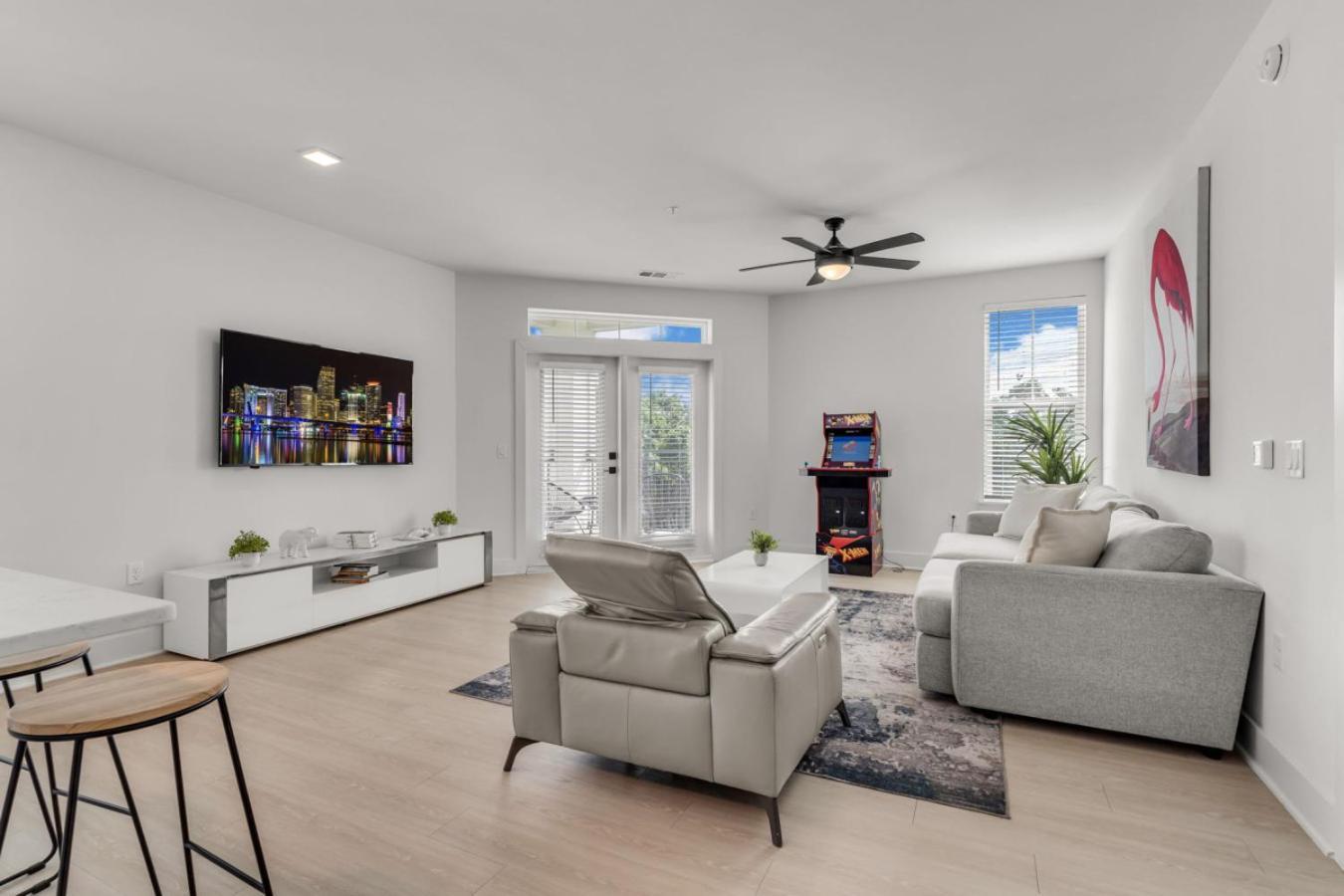 Sunny 2-Bed Oasis Pool And Gym In Apollo Beach Exterior foto
